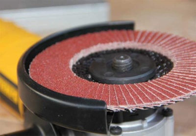 Круг лепестковый торцевой Ø125 P-80